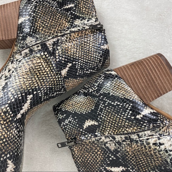 Madewell The Rosie Embossed Snakeskin Leather Ankle Boots 9 -V - Picture 7 of 11